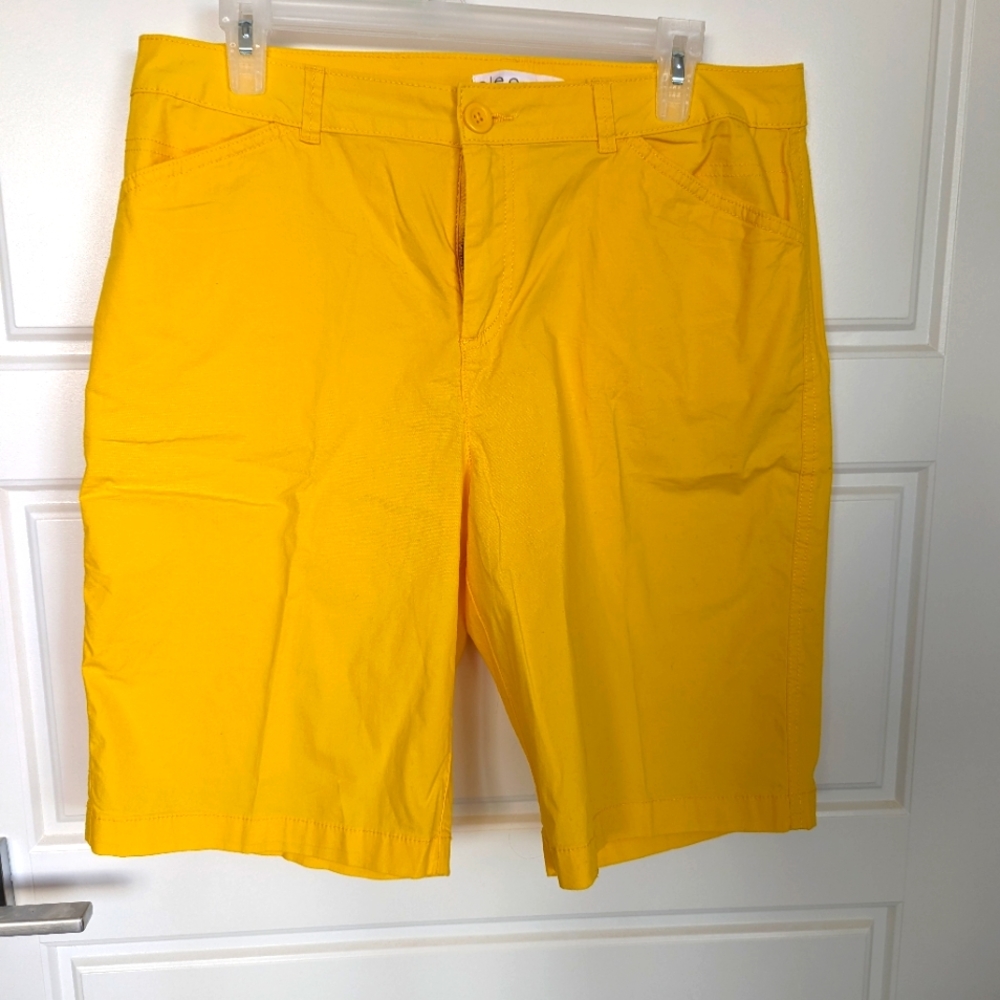 Cleo Size 12 Cotton/Spandex shorts